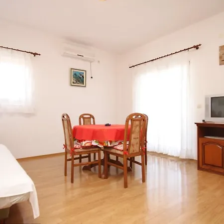 Razanj 8361a Rogoznica (Sibenik-Knin)