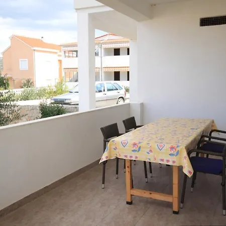 Razanj 8361a Apartment