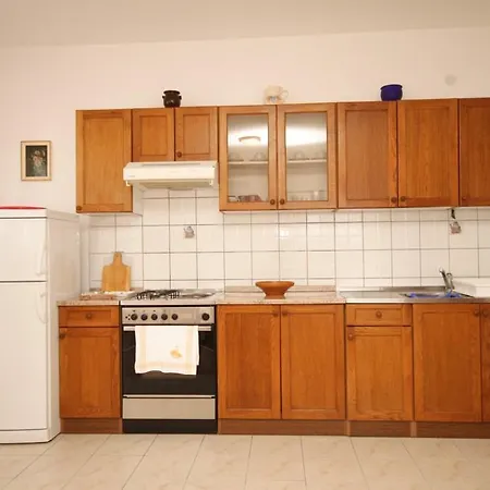 Razanj 8361a Apartment